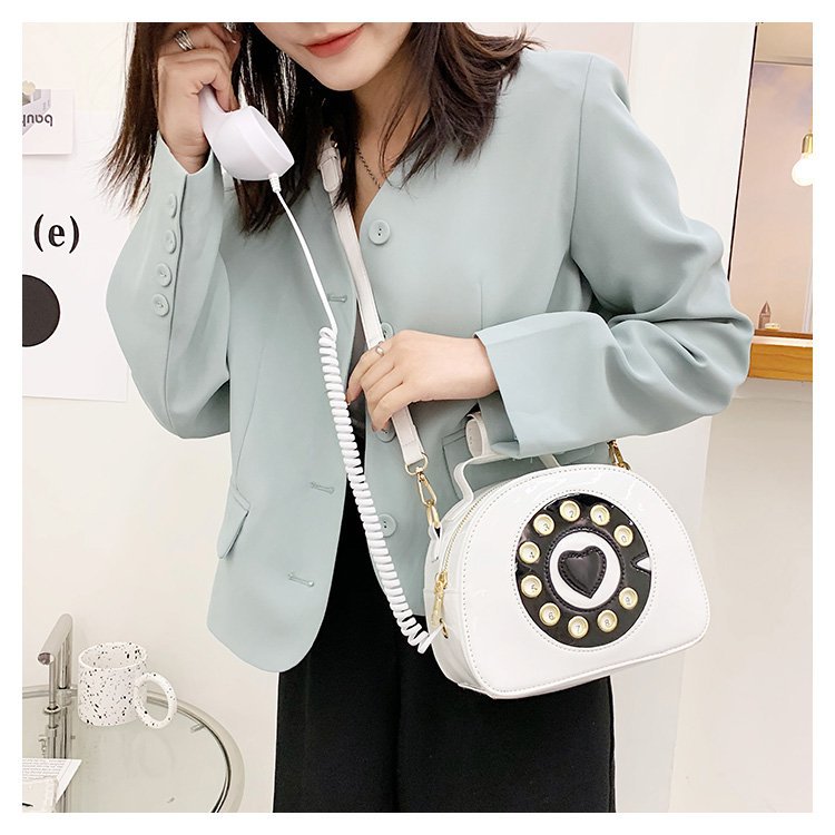 504g Weight Polyester Lining Material Zipper Closure Type Single Shoulder Strap Strap Type Circle Bag Bags Type Pu Leather Material Solid Color Pattern Vintage Style Style Round Shape Rose Red, White, Pink, Purple, Red, Yellow, Black Color Medium Size Medium Pu Leather Vintage Style Circle Bag 54