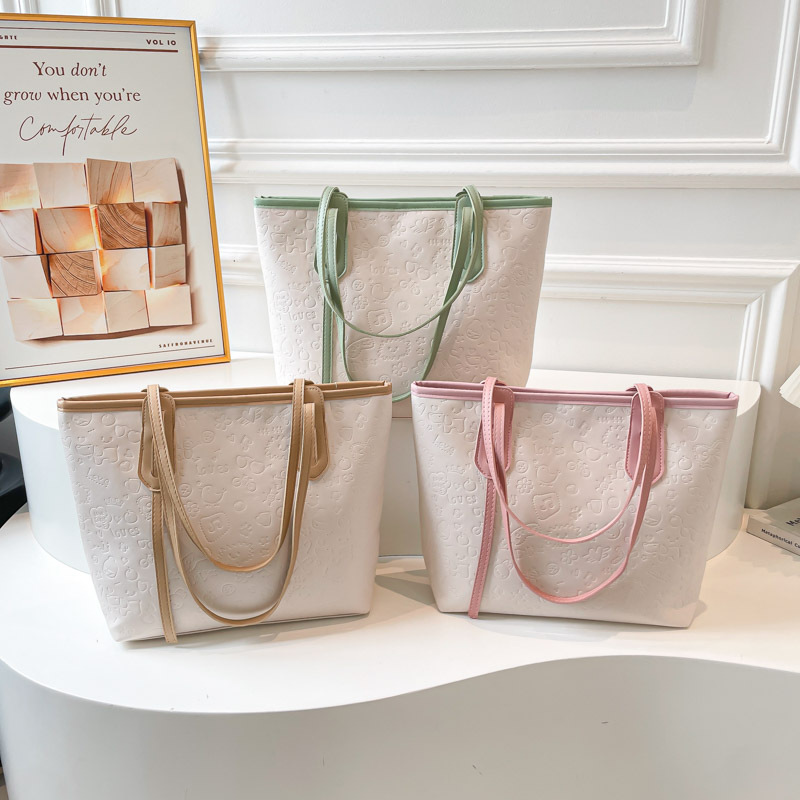 Coreano simple bolso casual de gran capacidad para mujeres 2025 otoño moda versátil bolso de hombro de viaje al trabajo