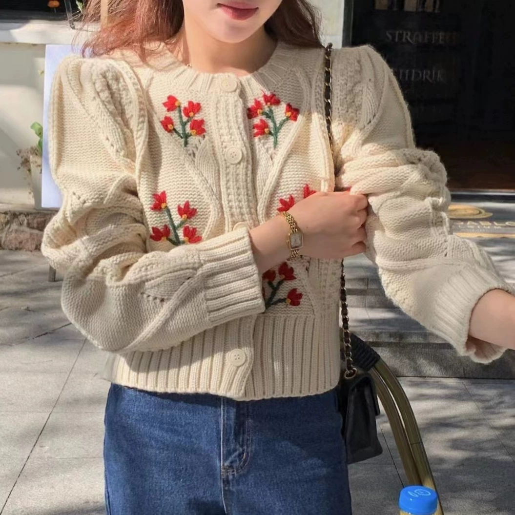 Гонконгский стиль ретро трехмерная вышивка Короткий кардиган свитер Xiaxiangfeng дикий французский трикотажный женский кардиган куртка