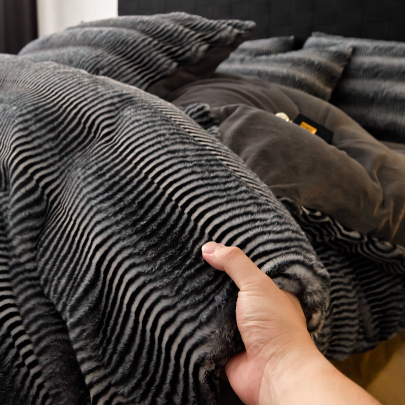 Lujo ligero conejo peluche de invierno engrosado peluche de coral peluche cálido edredón de cama de franela