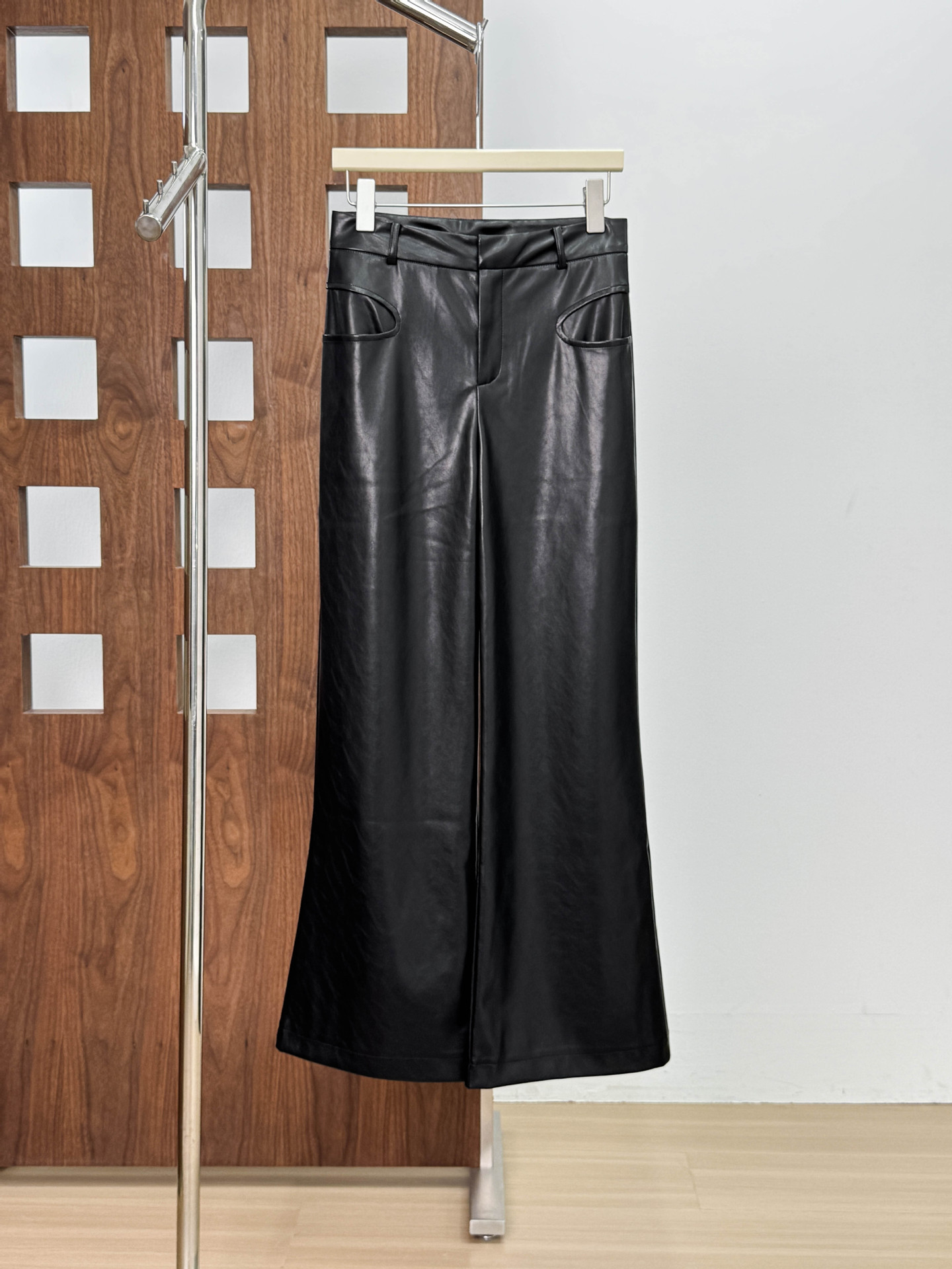 Nuevos pantalones de invierno y otoño 2025 nuevos pantalones de cuero de botón dorado recto con proteína de lana molida de invierno image 7