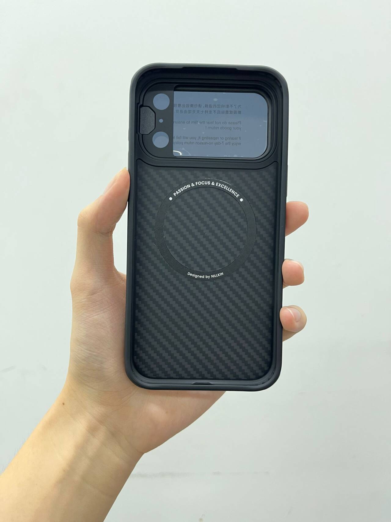 Ốp lưng NILLKIN sợi carbon từ tính cho iPhone 17 Pro Max, nắp kính trong suốt, có chân đế — Phiên bản từ tính siêu mỏng - Nắp kính trong suốt - Đen chi tiết 14