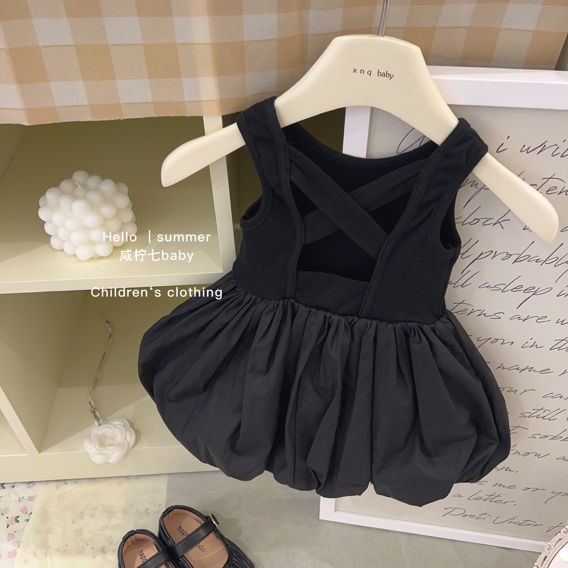 [Xianning Seven] Niñas 2025 verano nuevo estilo francés cintura todo fósforo capullo de muñeca cuello de muñeca vestido a cuadros