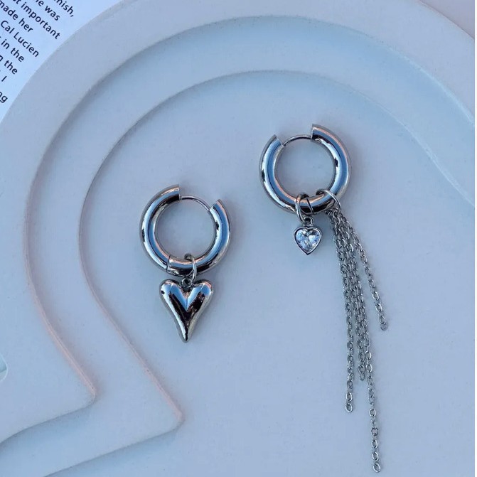 Niche Fashion Simple Love Star Set Earrings for Women Personalized Light Luxury Design Earrings Wholesale