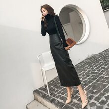 皮质半身裙2025新款春秋长裙包臀裙侧开叉修身显瘦长款一步半身裙