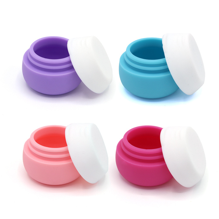 Silicone container for traveling