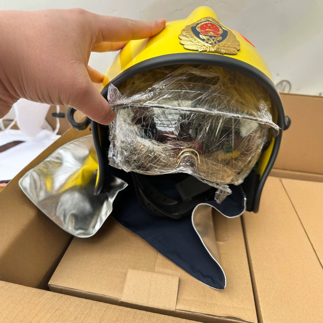 消防头盔现货供应全盔式消防头盔抗冲击头盔消防员阻燃头盔