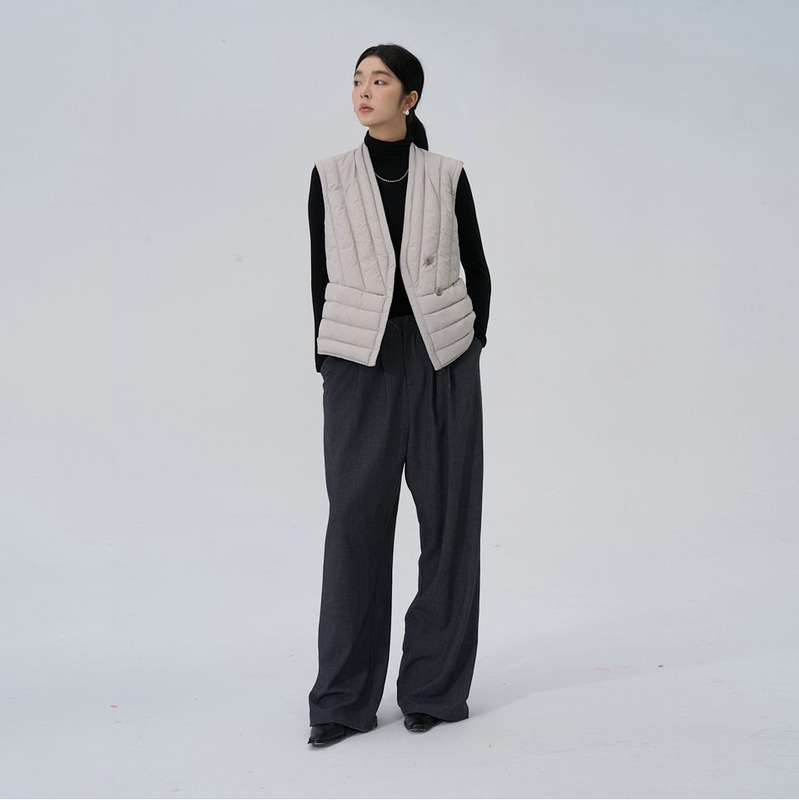 平湖2025年新款轻薄白鸭绒羽绒马甲女短款V领内胆显瘦保暖秋冬外|undefined