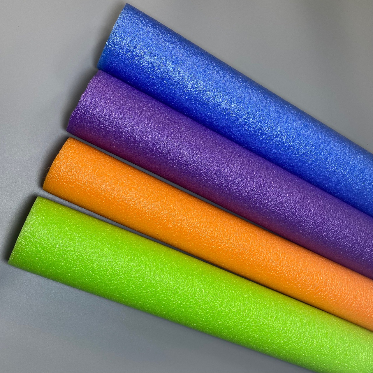 批发轻质彩色混搭PE珍珠绵棒 60mm实心游泳泡沫棒 蒙眼互打海绵条