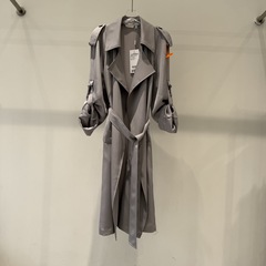 2025春の新煙灰英倫風高級垂感コート女性のミディアムトレンチコート1G3160111