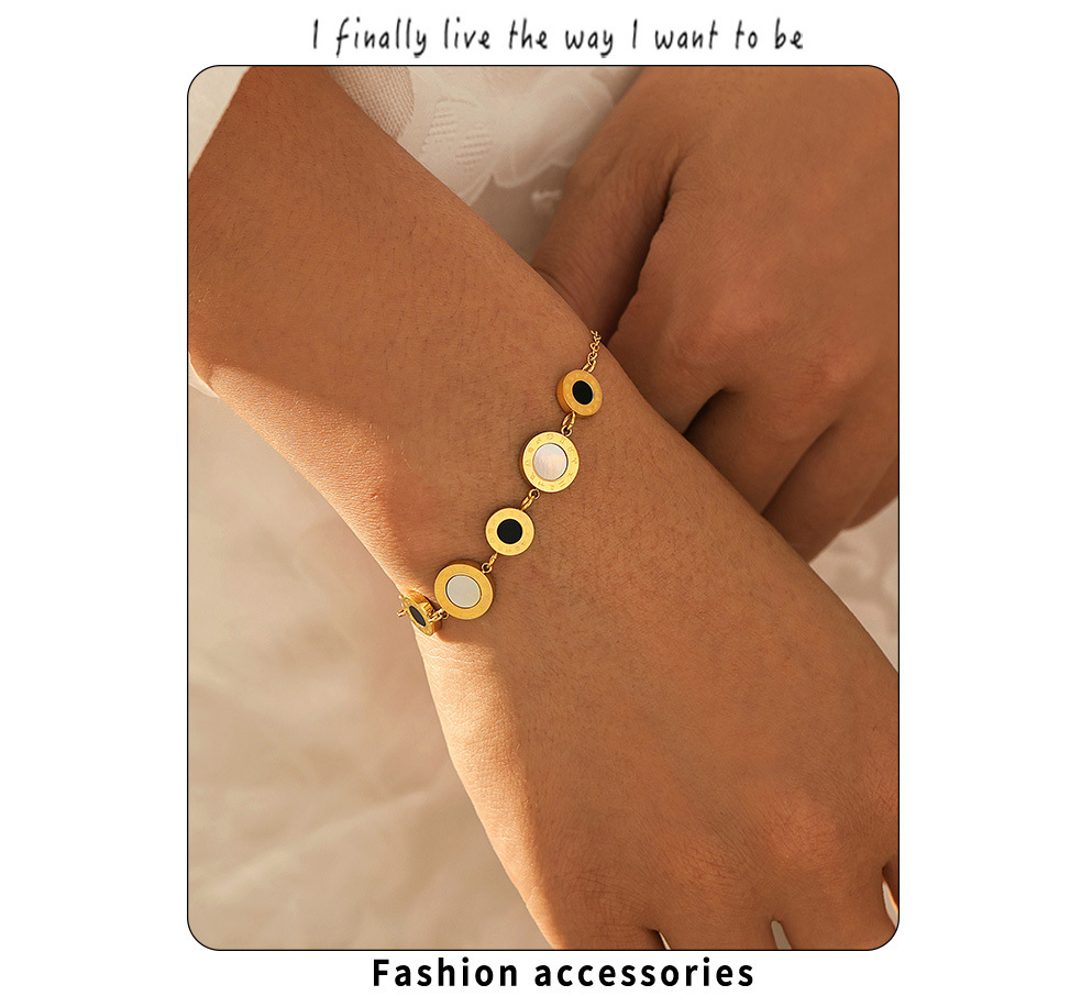 Stilvolles, einseitiges Muschelarmband mit römischen Ziffern in Schwarz und Weiß – schlichtes Nischendesign aus Edelstahl._voghion.com