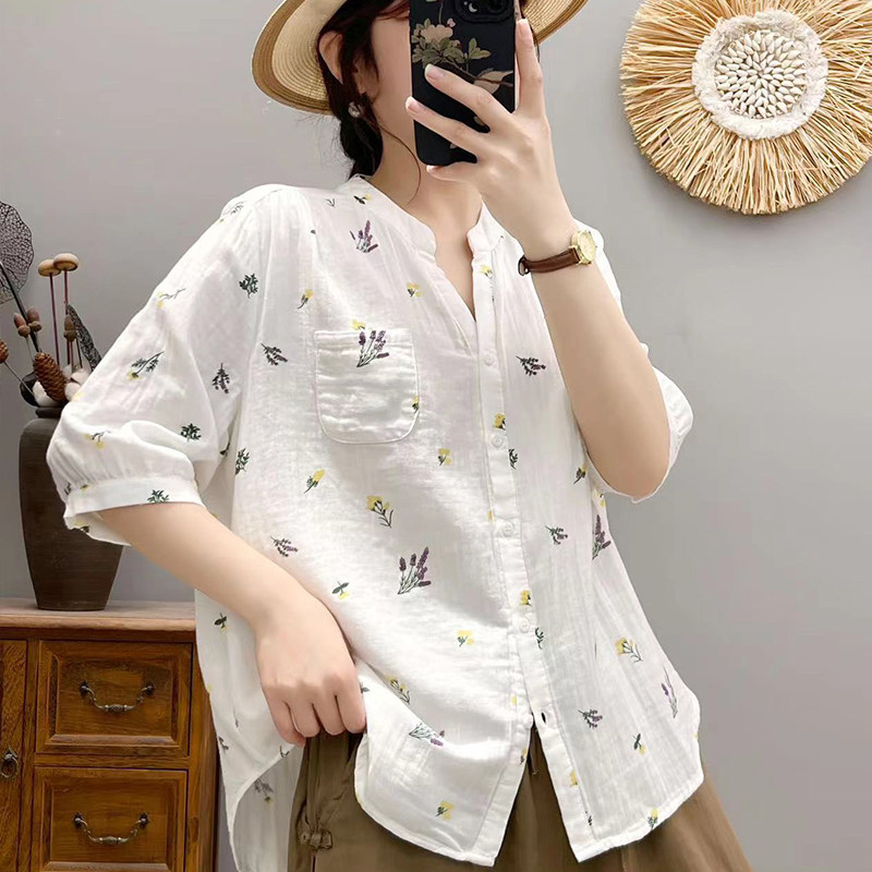 Factory direct summer double-layer cotton gauze floral shirt, age-reducing plus-size mid-sleeve shirt, fashionable and casual top Factory direct summer double-layer cotton gauze floral shirt, age-reducing plus-size mid-sleeve shirt, fashionable and casual top