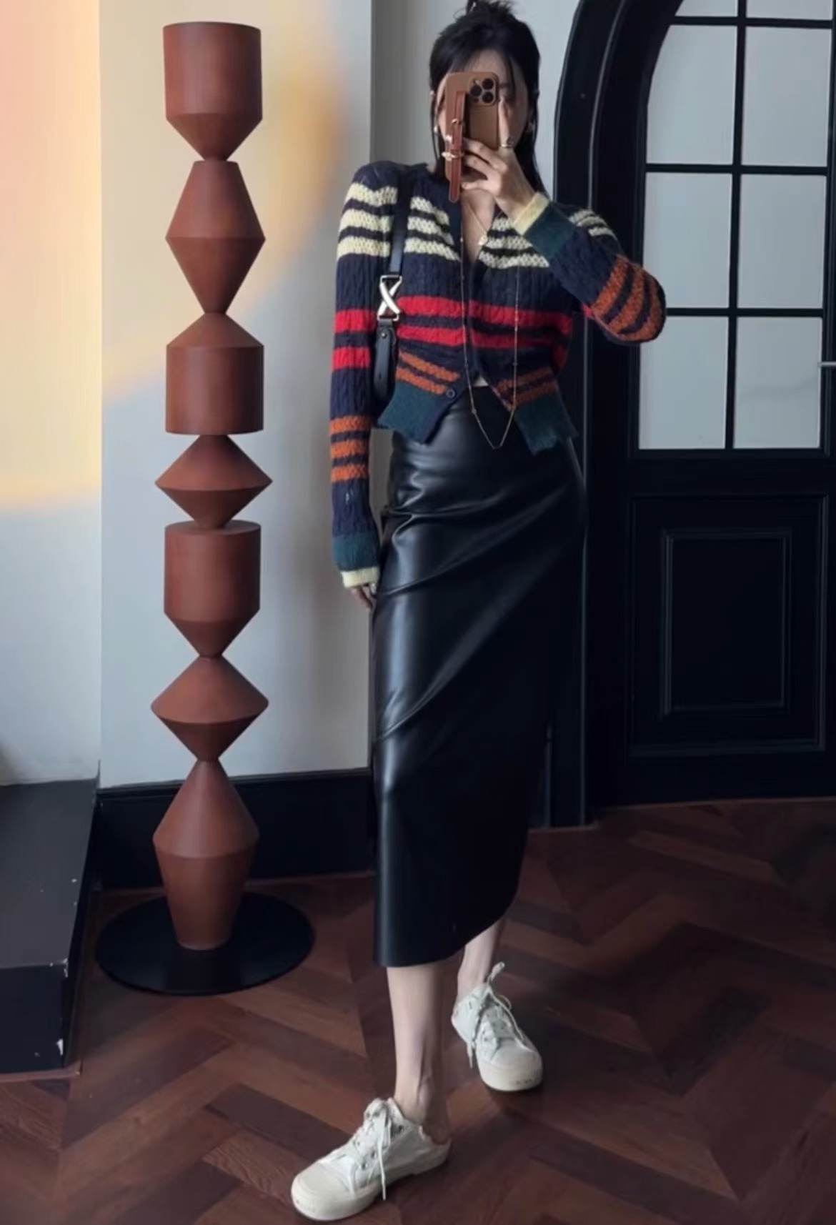 ChicShe European Style High Waist Women, Autumn And Winter New Back Slit Mid-Length Straight One-Step Leather Skirt For Women_voghion.com