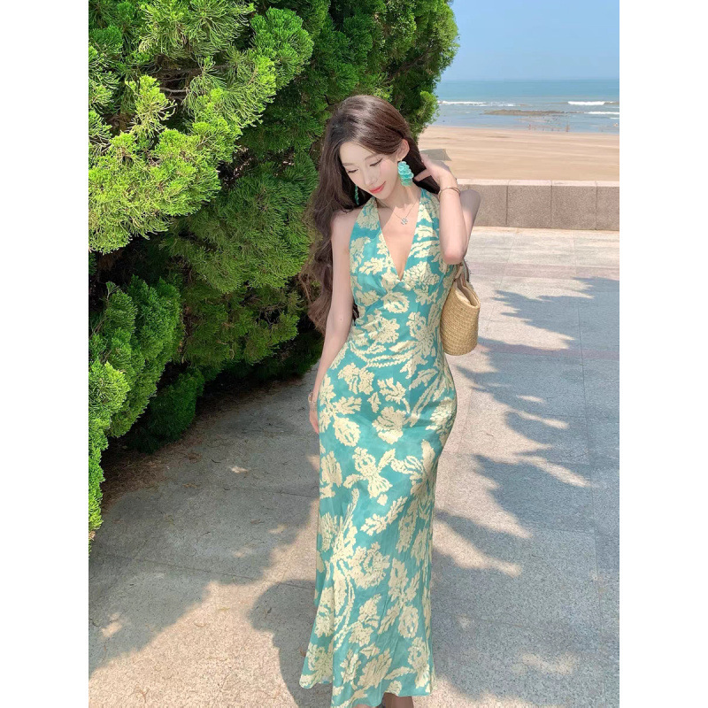 Peacock Blue Printed Sleeveless Halter Neck Waist-Cinching Dress for Women, Perfect for the Beach, Sexy Backless Beach Dress Peacock Blue Printed Sleeveless Halter Neck Waist-Cinching Dress for Women, Perfect for the Beach, Sexy Backless Beach Dress