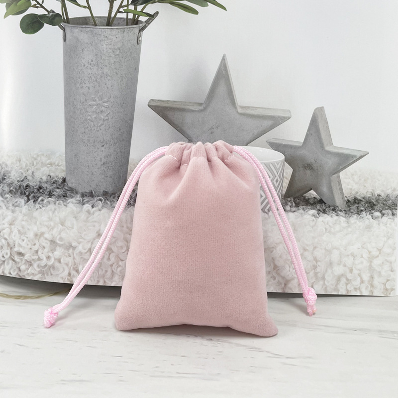 Bolsa de franela de joyería al por mayor venta directa de fábrica de cosméticos auriculares banco de energía a prueba de polvo almacenamiento bolsillo de cordón de joyería