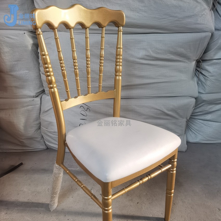 Fábrica al por mayor restaurante comedor silla apilable Hotel banquete silla onda cabeza silla Castillo silla exportación