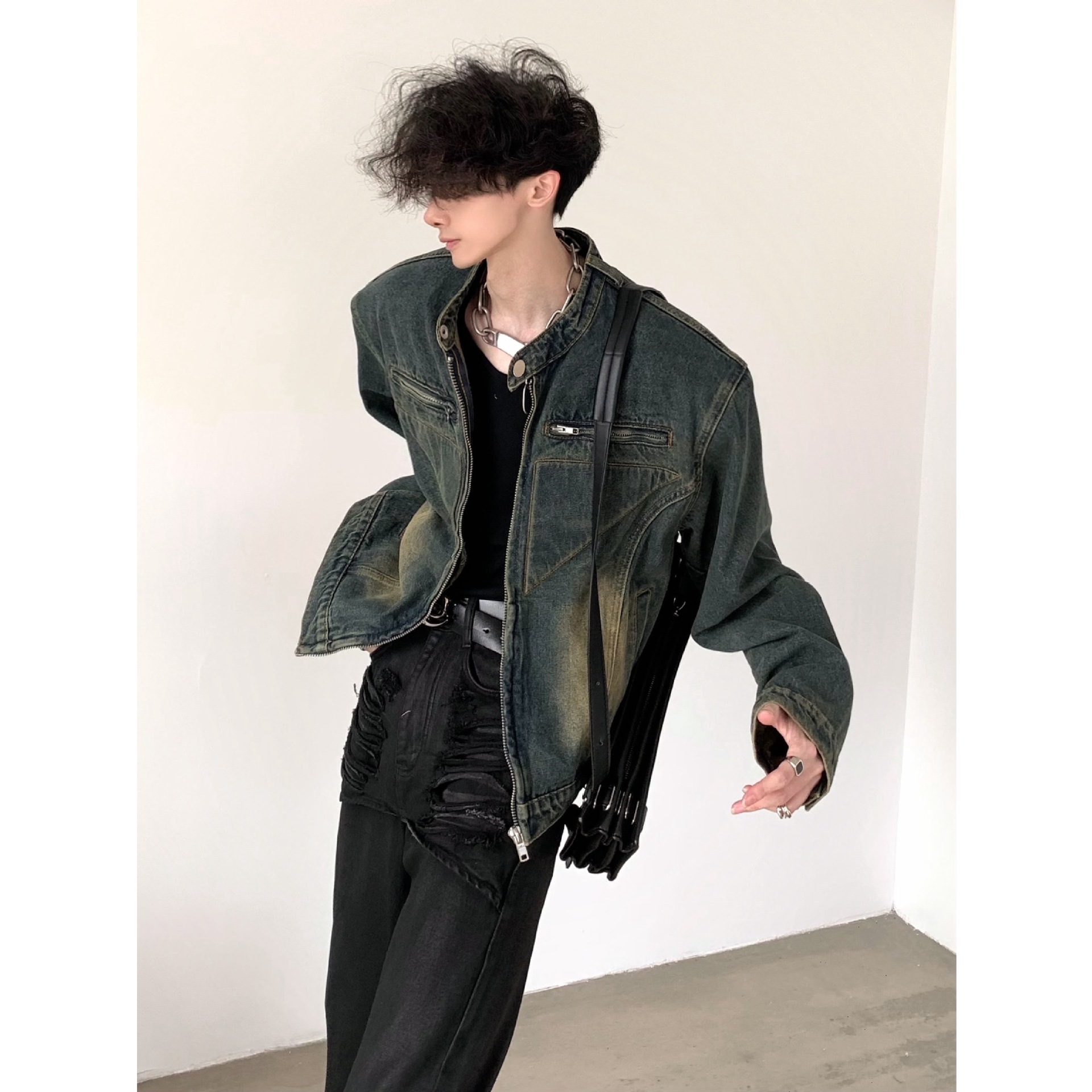 Short Denim Jacket For Men, Rugged And Handsome, Shoulder Pads, Stand Up Collar Denim Jacket For Men_voghion.com