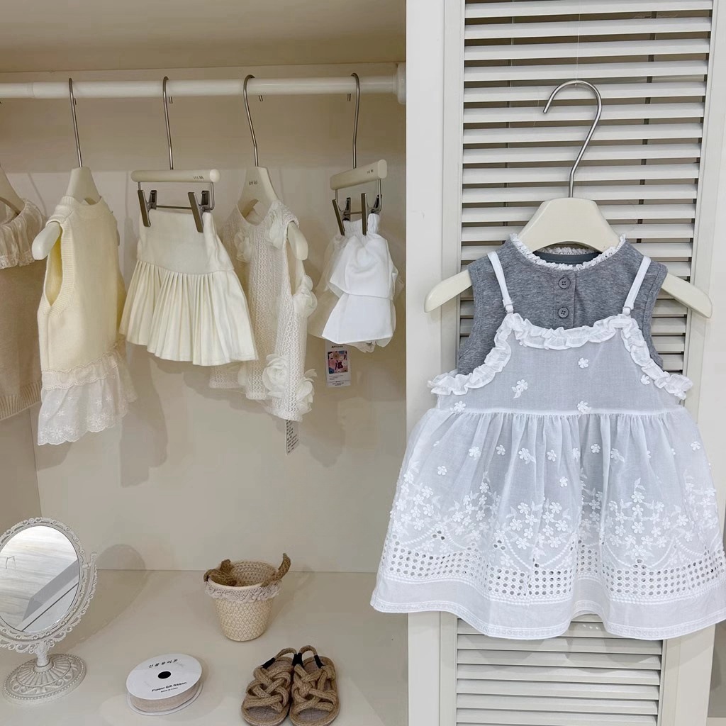 Qianqi niñas ropa infantil de mujeres Baoshan encaje suelto estilo extranjero pantalones de alta gama chaleco a cuadros