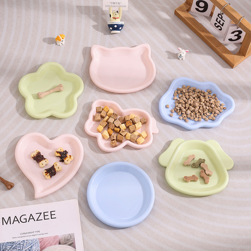 Pet feeding bowl, candy-colored dog bowl, solid color plastic single bowl for kittens, cat bowl, food bowl, pet food and water bowl, pet utensils