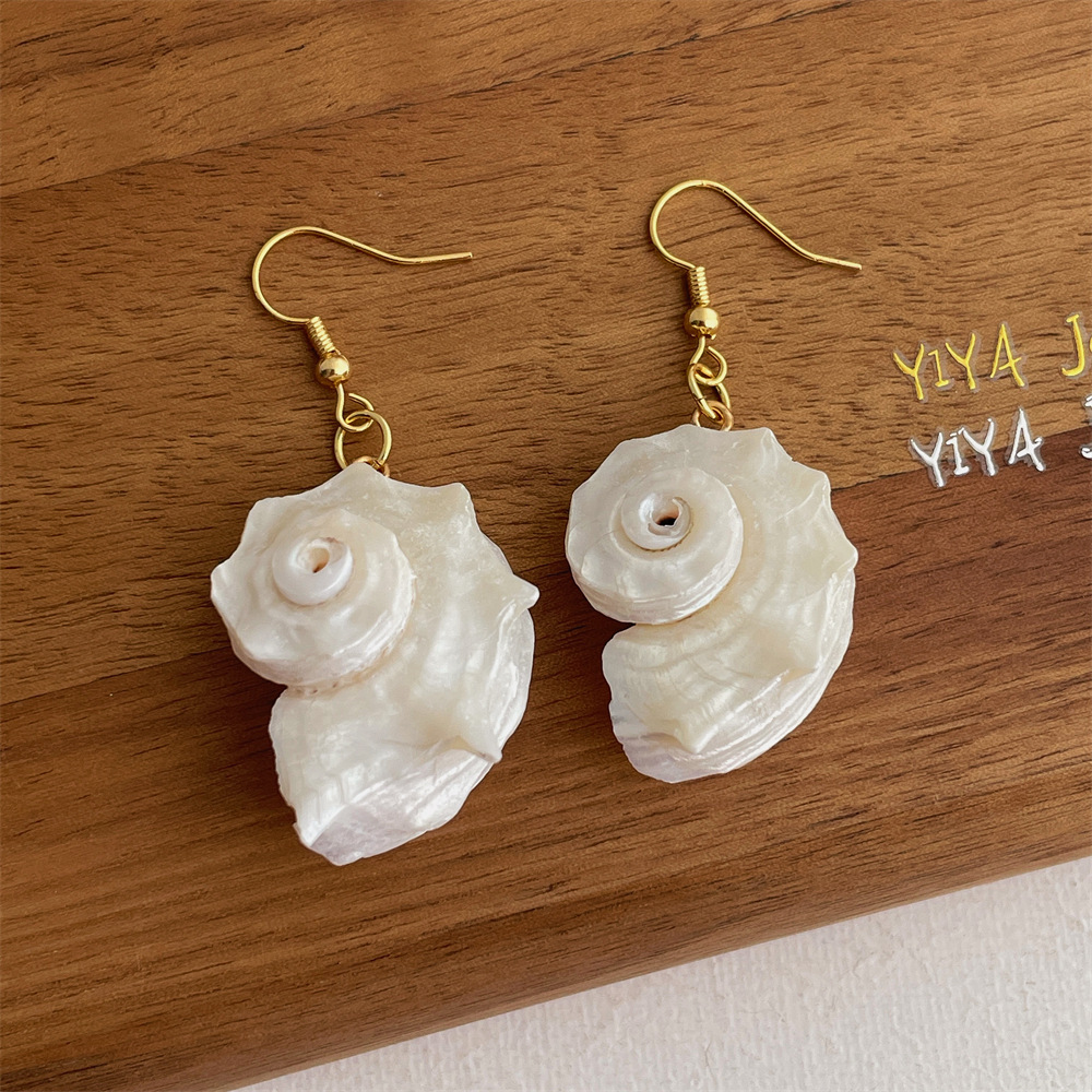 Summer Vacation Style Seahorse Earrings for Women, Fashionable Exaggerated Stylish, Island Travel Conch Pendant Ear Hook Ear Jewelry