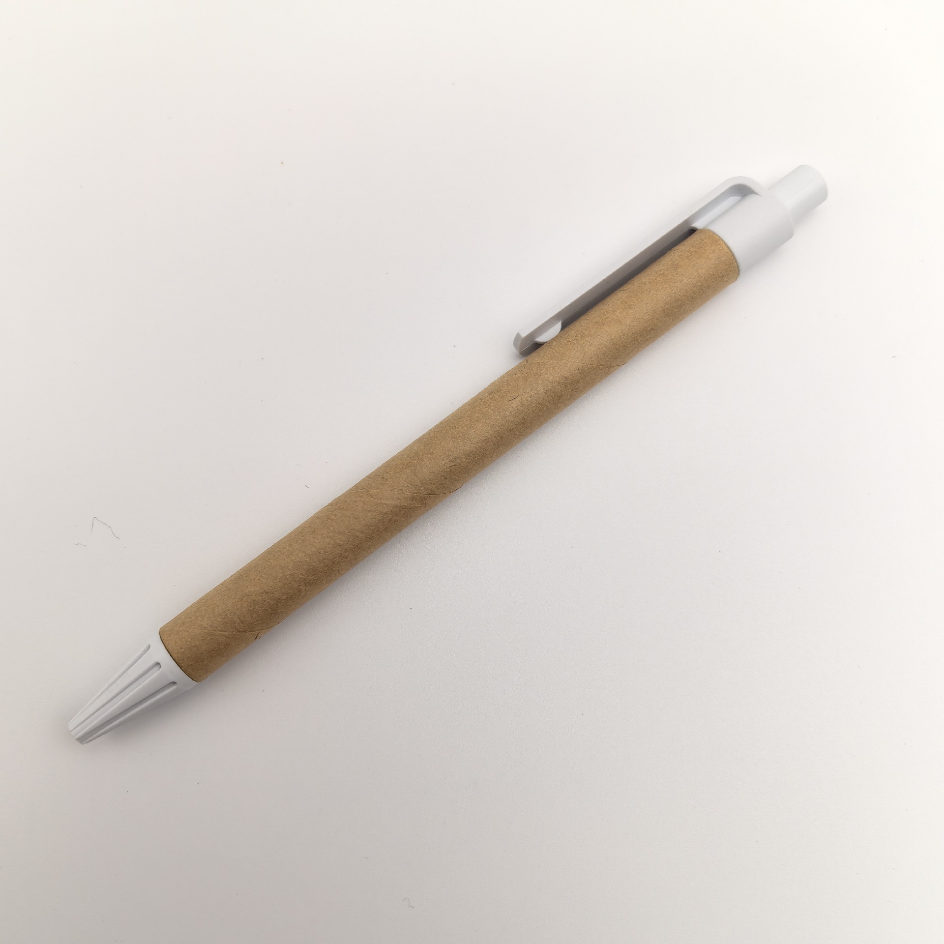 Presione bolígrafo de papel kraft verde bolígrafo simple bolígrafo de tubo de papel al por mayor bolígrafo verde se puede imprimir logotipo