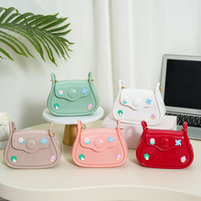 ��������Ů��ɫϵ��С�������s�ڼtб��μ���羳�R����С�\��