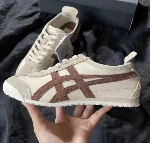 뉴 라이스 와인 레드 가죽 표면