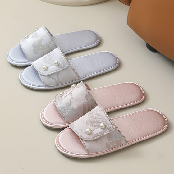 Silk Chinese Style Slippers Women's 2025 Summer New Indoor Home Non-Slip Soft Bottom Silent Chinese Fabric Sandals