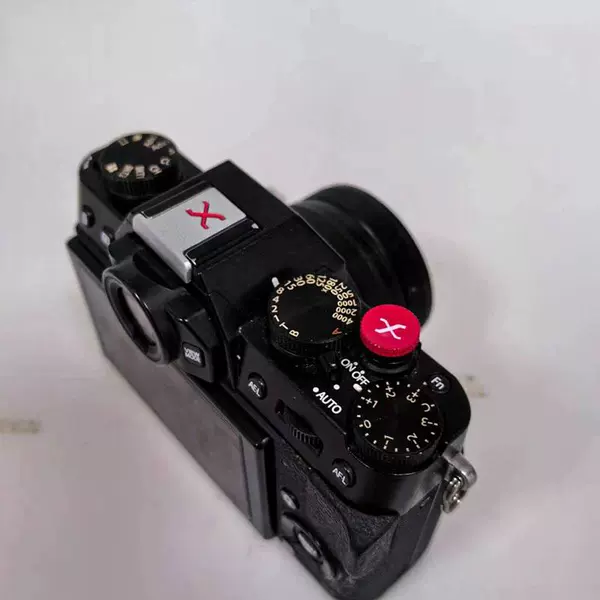 X screw button + silver bottom red hot shoe cover