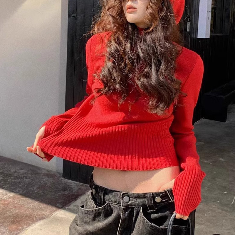Red colored short shoulder pads