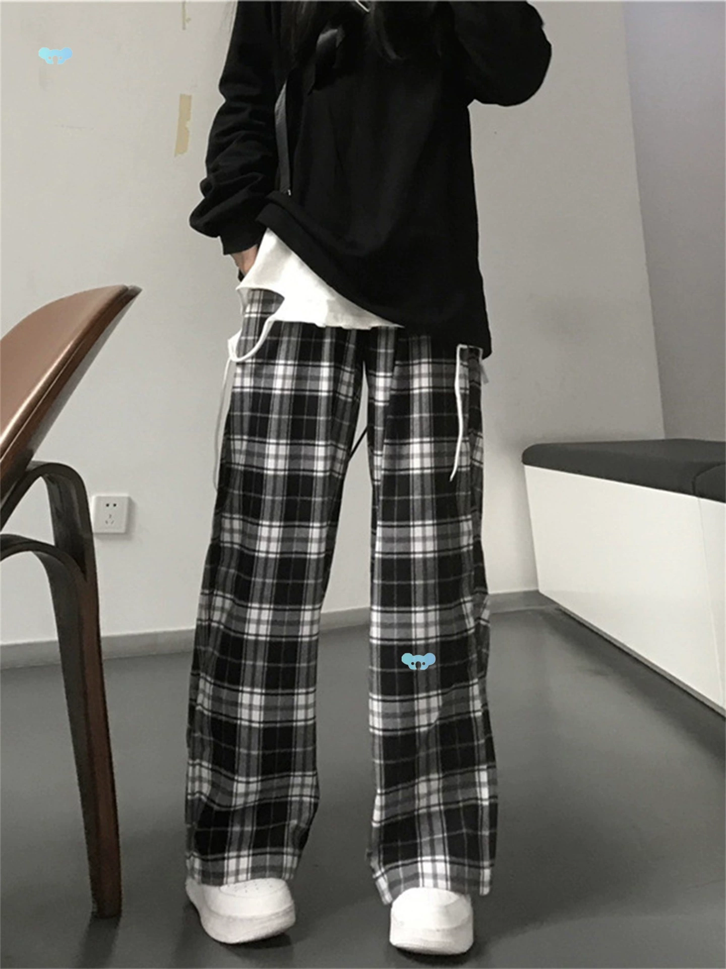 Женские черно-белые клетчатые свободные брюки с эластичной резинкой