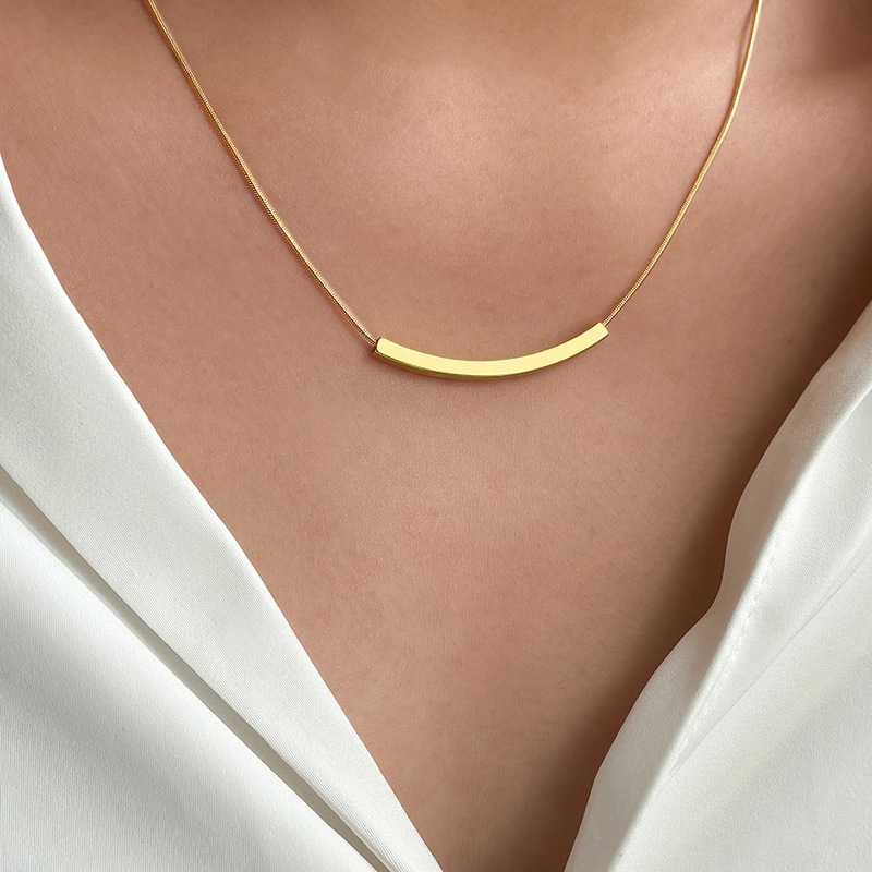 Golden Smile Necklace Women's Light Luxury Niche Design Simple Stainless Steel Necklace Jewelry 2024 High-grade Clavicle Chain