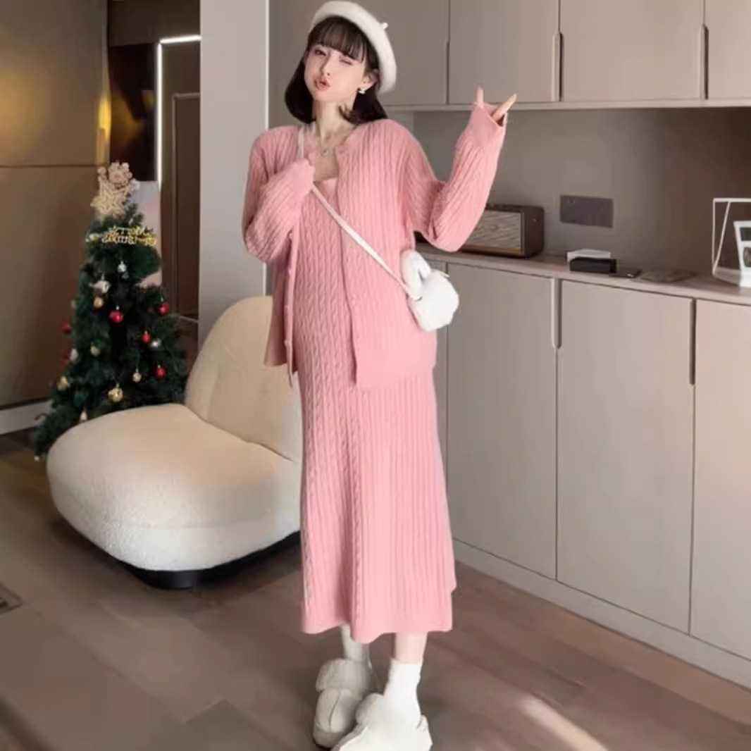 マタニティウェア2025秋冬スリムフィットクラシック刺繍入りツイストデザインミドル丈ワンピース2点セット赤とグレー