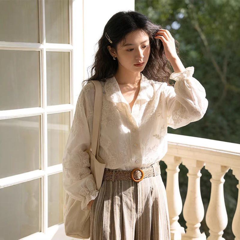 Spring and Summer Retro Korean-Style Lace Embroidery Crochet Shirt for Women, Versatile Loose-Fitting Slimming Cardigan Top with an Artistic Vibe