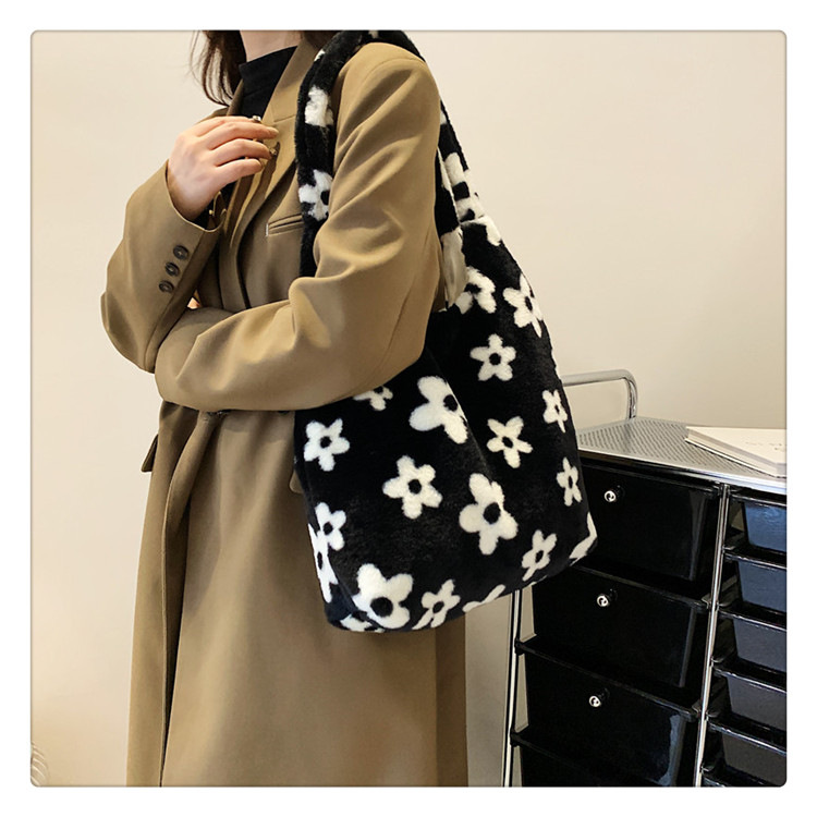 Winter Nieuwe Harige Tas Vrouwen Tas 2023 Mode Grote Capaciteit Vrouwen Schoudertas Zachte Pluche Handtas Vrouwen groothandel_voghion.com