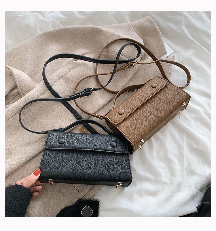 Rétro 2021 Nouvelle Mode Automne Et Hiver Messager Haut Sens Niche Portable Petit Sac Carré display picture 3