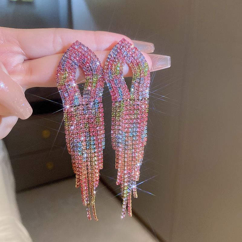 Agujas de plata transfronterizas flores de zircón aretes de bordillo estilo de moda pernos de auriculares lujosos de alto nivel de diseño de auriculares nicho