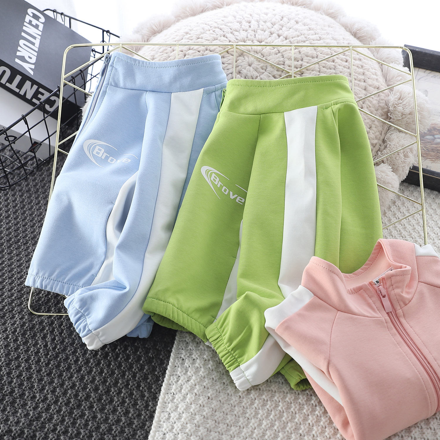 Children's outerwear Spring new style children's clothing, simple and casual, sporty stand up collar zipper sweater,_voghion.com