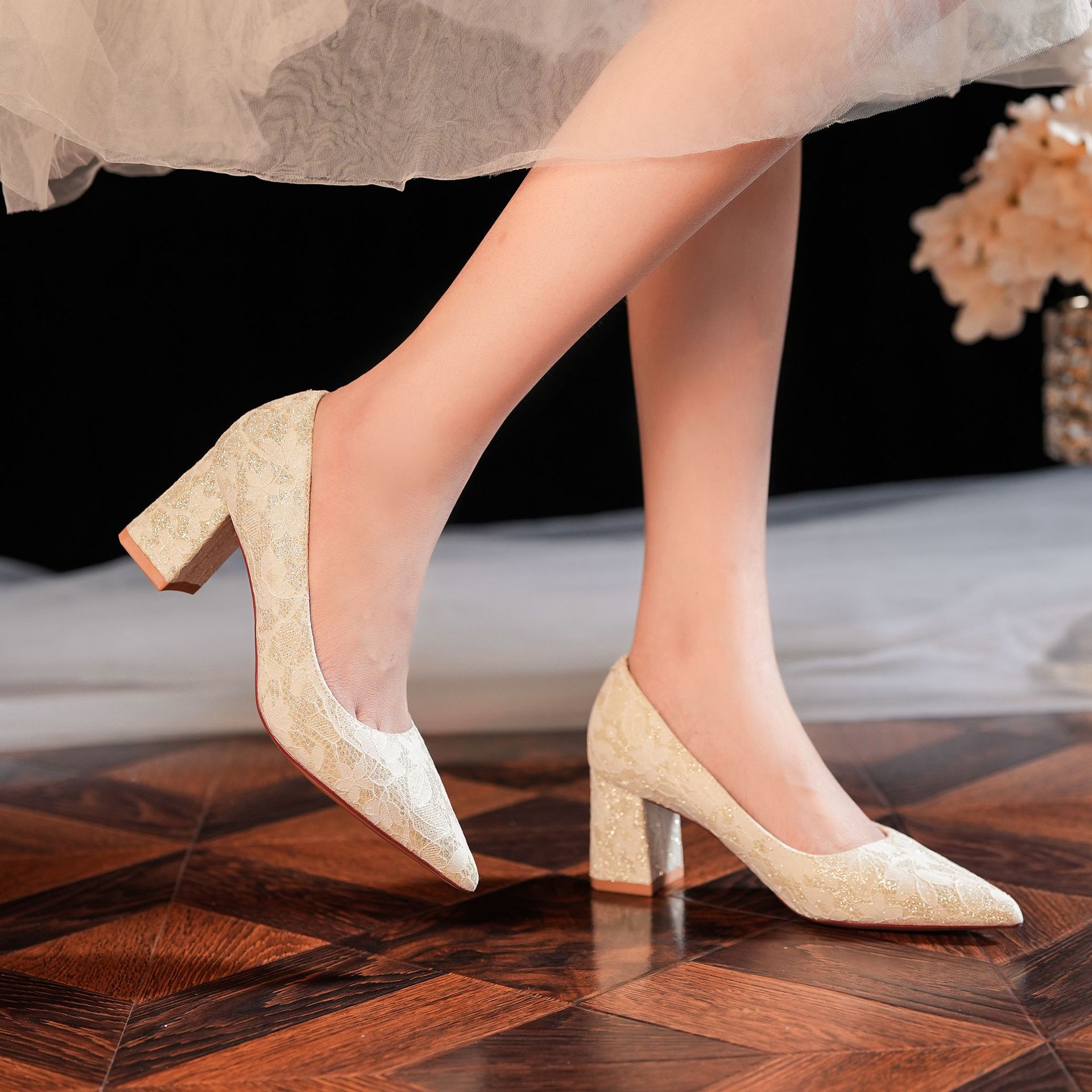 6555G Escarpins à bout pointu pour femme, talon compensé, dentelle française, collection 2025, bout ouvert._voghion.com