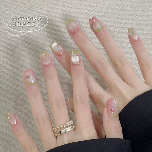 Xiaohongshu Popular Wearable Nails Short Blush Gradient Cat Eye High-End Fake Nails Pure Desire Manicure Pre-Made Nails