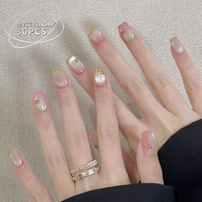 Xiaohongshu Popular Wearable Nails Short Blush Gradient Cat Eye High-End Fake Nails Pure Desire Manicure Pre-Made Nails