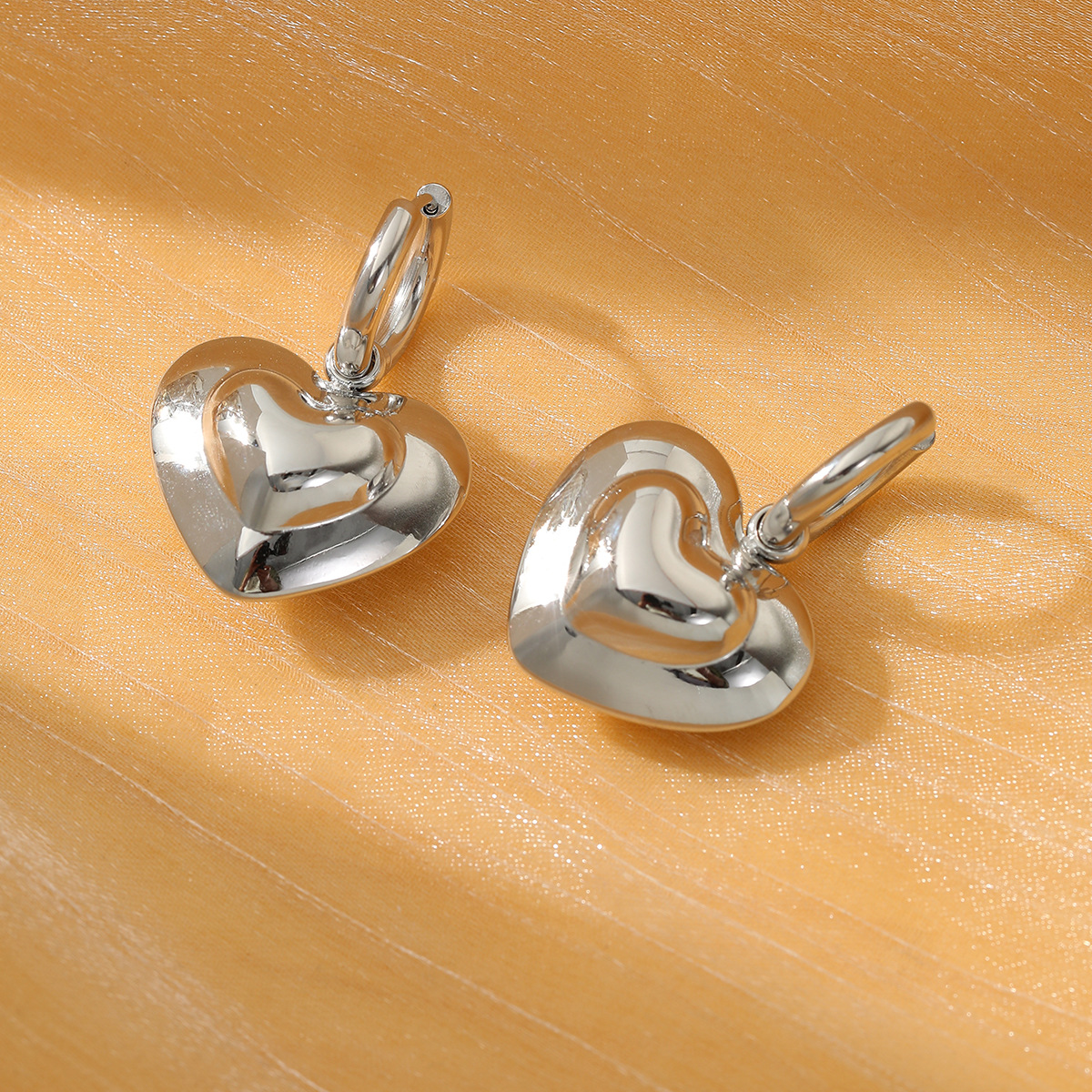 1 Pair Lady Heart Shape Plating 304 Stainless Steel 18K Gold Plated Earrings display picture 18