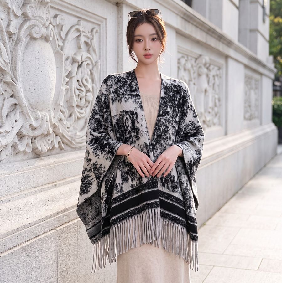 New ink painting shawl with a high-end feel, suitable for travel decoration, long vintage cape with tassels for styling
