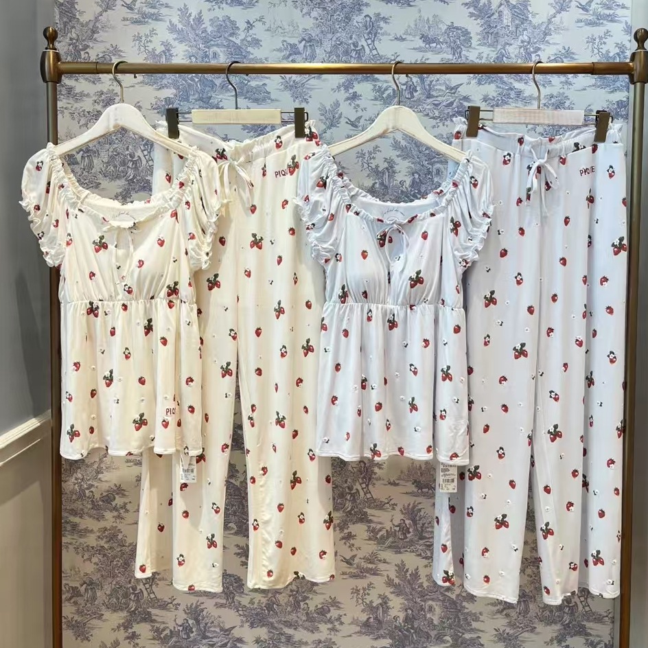 25 번째 소프트 풀 프린트 만화 달콤한 딸기 반팔 바지, 가슴 패드 잠옷 홈 의류 세트