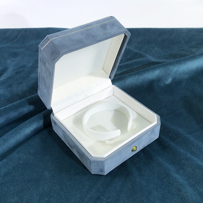 240g Weight Jewelry Boxes Classification 1 Piece Quantity Casual, Daily Occasion Flannel Material Solid Color Pattern Elegant Style Elegant Solid Color Flannel Jewelry Boxes 6