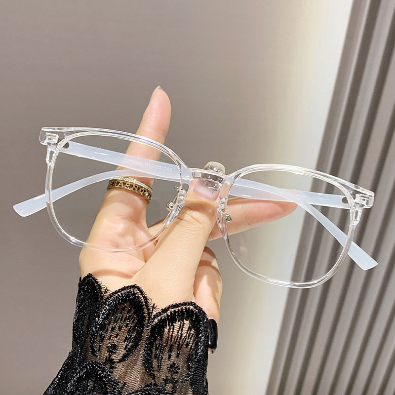 Gafas de lectura ultraligeras cuidadosamente seleccionadas, radiación de luz anti-azul, aspecto adelgazante simple de celebridades de Internet para hombres y elegantes gafas de lectura anti-luz azul para madres