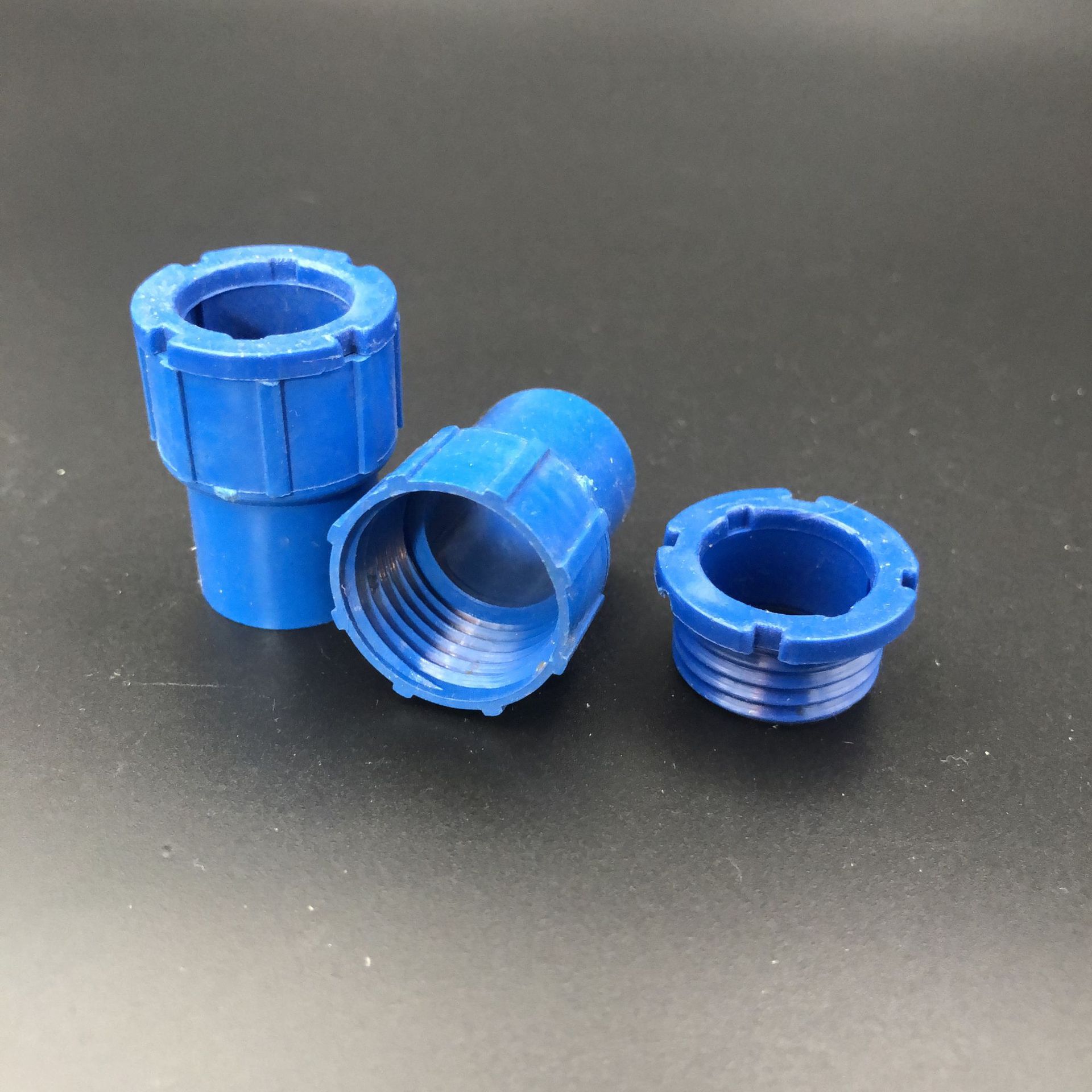 φ16/20/25/32/40/50PVC锁扣杯梳 线管锁母 加长加厚螺接红蓝盒接