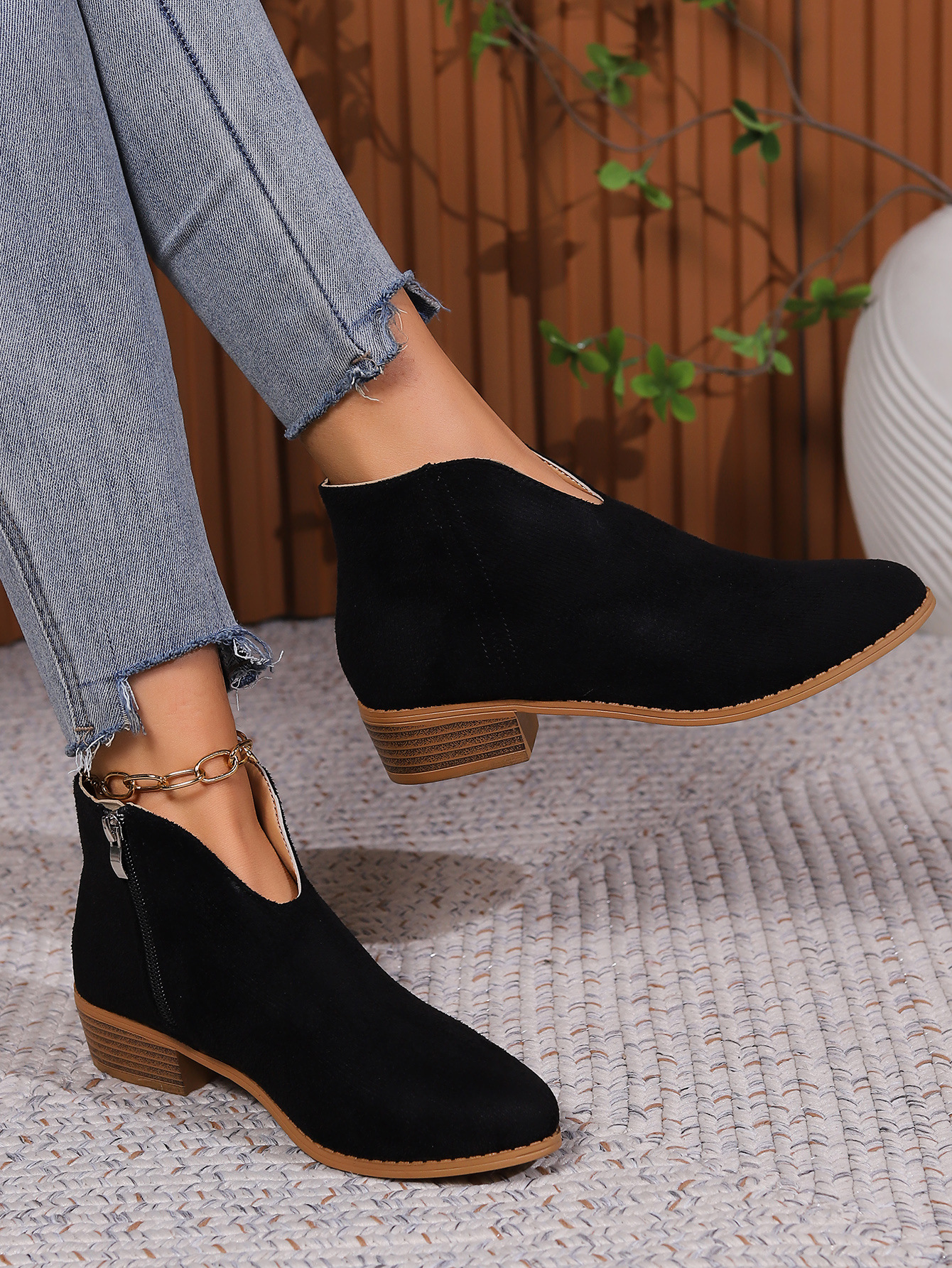 Ženski škornji velike velikosti Enobarvni škornji z debelo peto_voghion.com