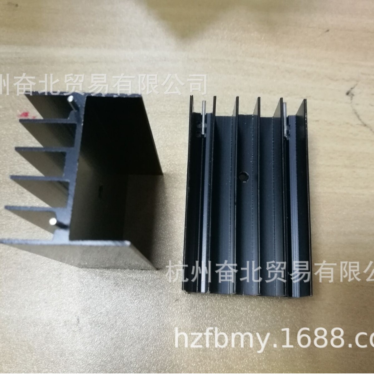 YB55铝散热器 30*25*55mm 双针黑色 TO-220散热片 30*24*55加厚料