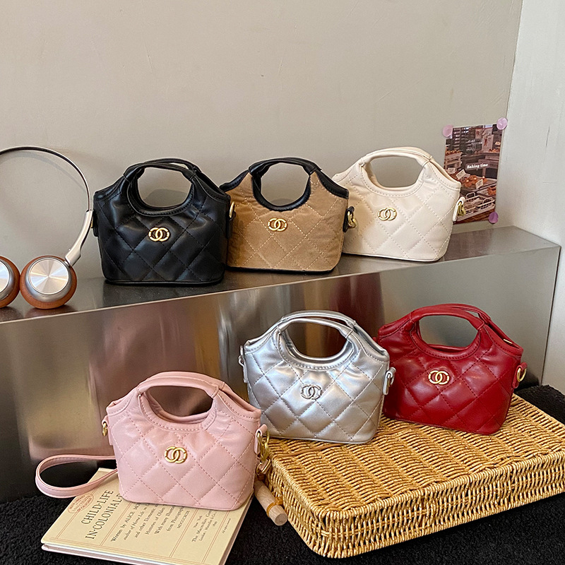 Children's Bags 2026 New Style Small Chanel-Style Quilted Handbag Niche Design Girls' New Year Crossbody Coin Purse